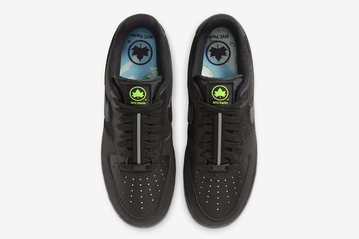 Nike nyc parks apparel clearance
